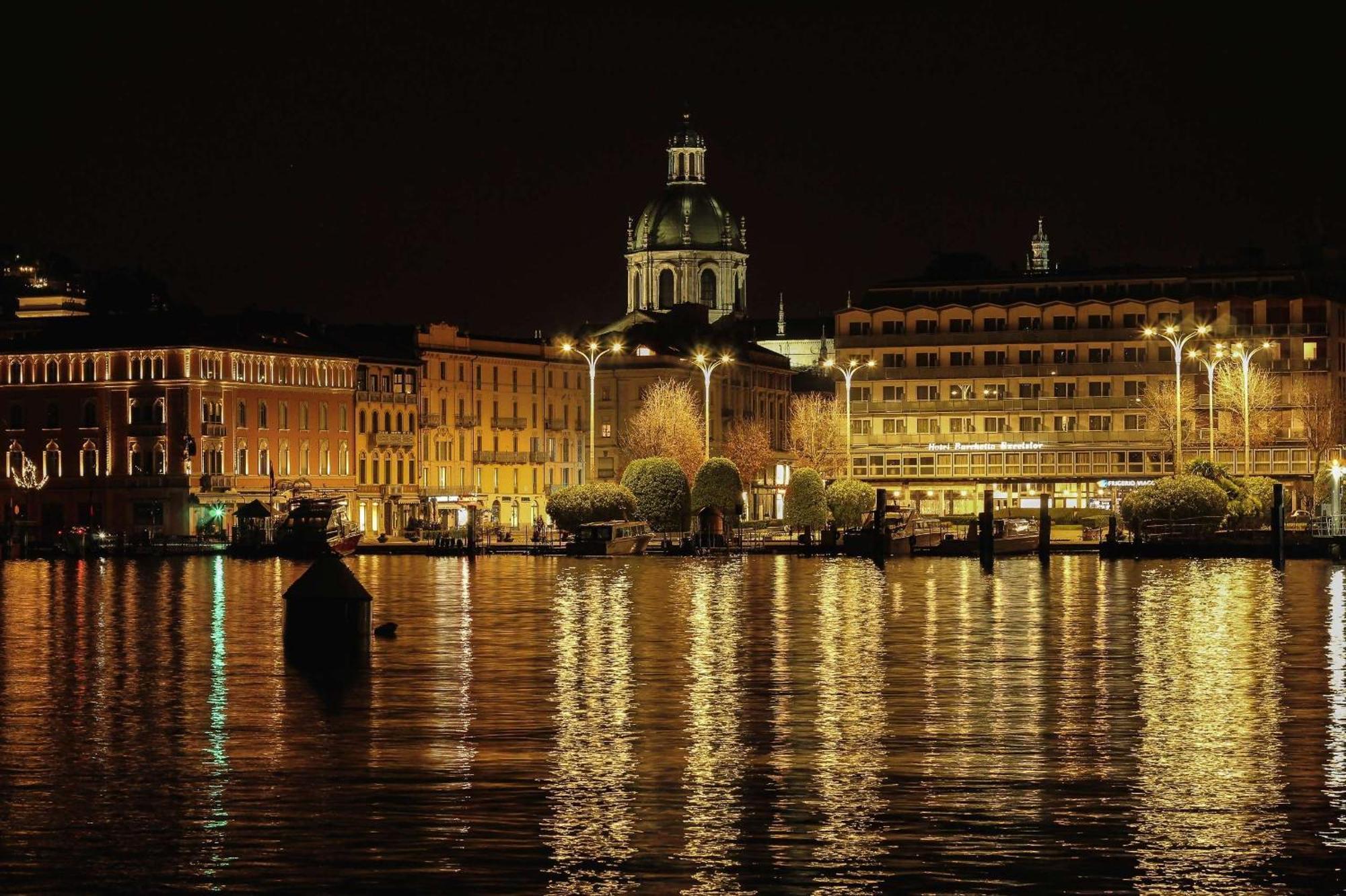 Elegant Beige Apartment - 5 Minutes From The Lake Como Exterior foto
